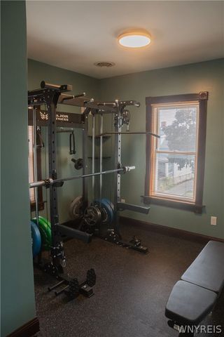 90 Hedley Place, Buffalo, NY 14208