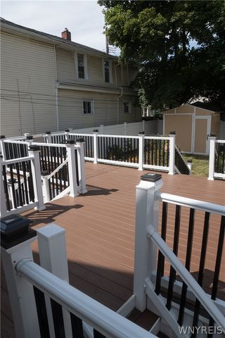 90 Hedley Place, Buffalo, NY 14208