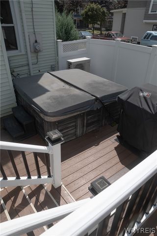 90 Hedley Place, Buffalo, NY 14208