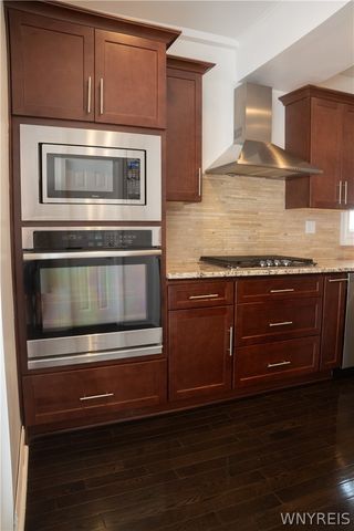 90 Hedley Place, Buffalo, NY 14208