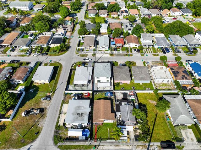 1886 NW 68th St, Miami, FL 33147