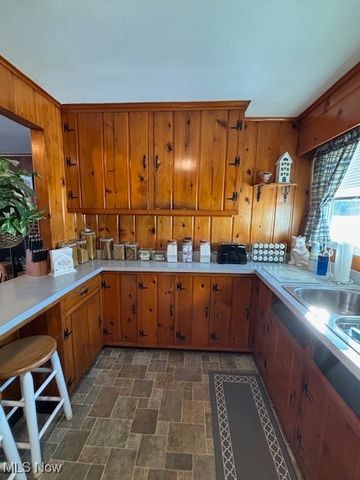 2747 Barclay Messerly Road, Southington, OH 44470