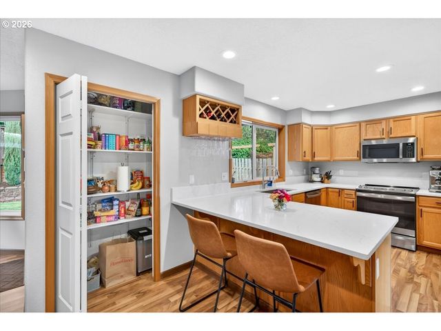5359 Nw WICKIUP Way, Portland, OR 97229