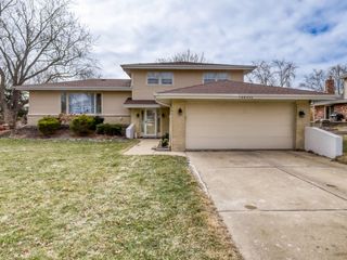 18W025 73rd Street, Darien, IL 60561
