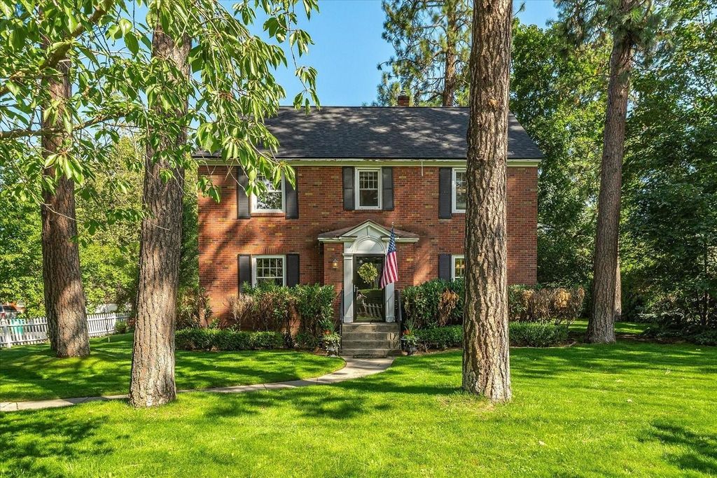 2825 S Wall St, Spokane, WA 99203