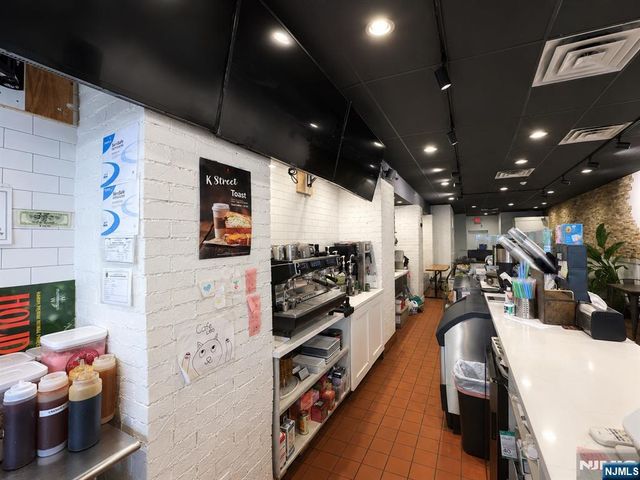 332 Broad Avenue, Leonia, NJ 07605