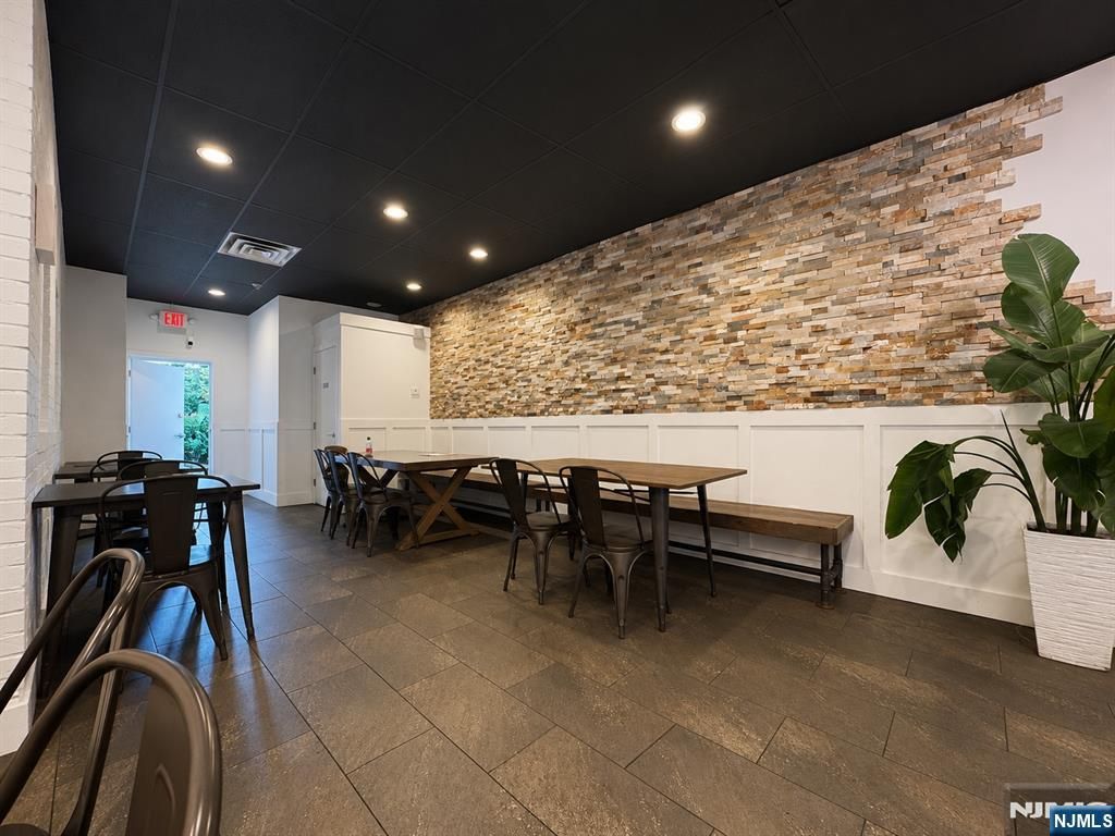 332 Broad Avenue, Leonia, NJ 07605
