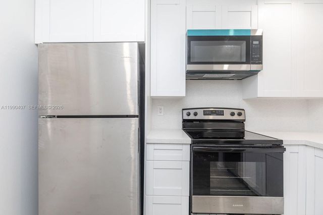 10330 NW 8th St 104, Pembroke Pines, FL 33026