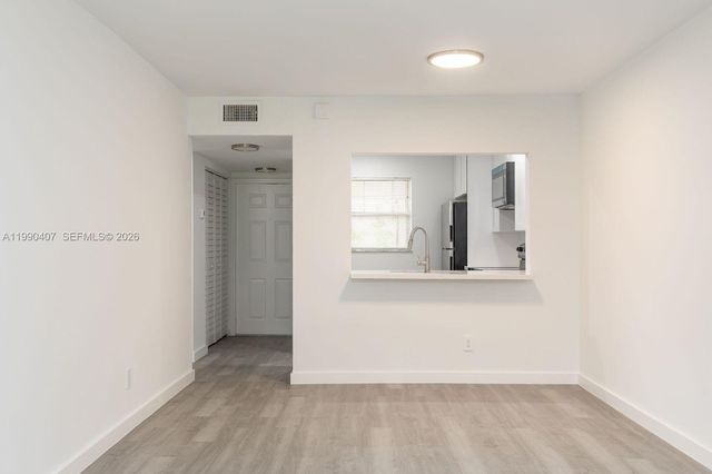 10330 NW 8th St 104, Pembroke Pines, FL 33026