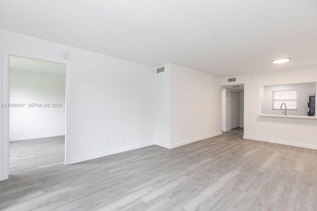 10330 NW 8th St 104, Pembroke Pines, FL 33026