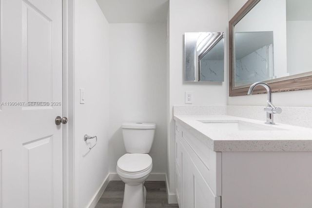 10330 NW 8th St 104, Pembroke Pines, FL 33026