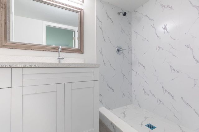 10330 NW 8th St 104, Pembroke Pines, FL 33026