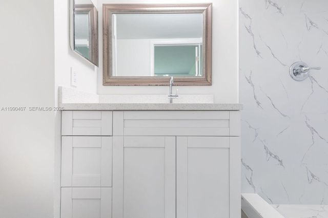 10330 NW 8th St 104, Pembroke Pines, FL 33026