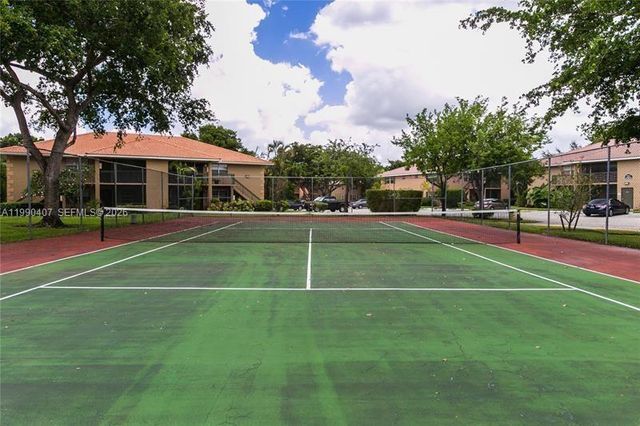 10330 NW 8th St 104, Pembroke Pines, FL 33026