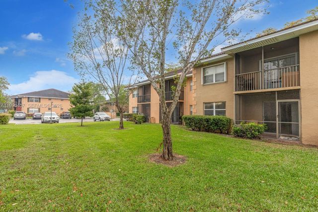 10330 NW 8th St 104, Pembroke Pines, FL 33026