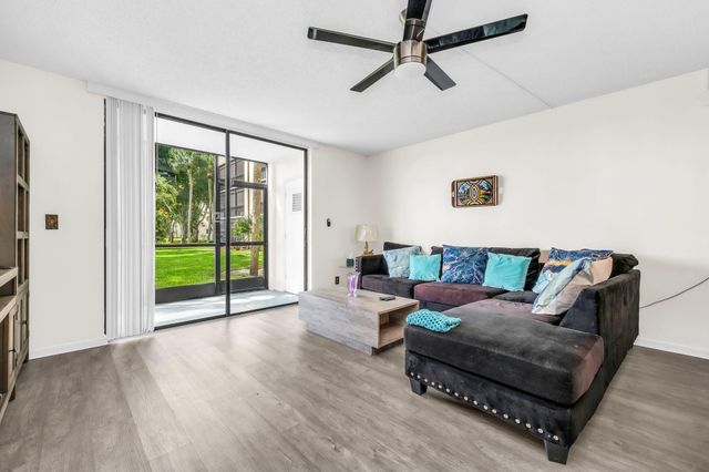5220 Las Verdes Circle 108, Delray Beach, FL 33484