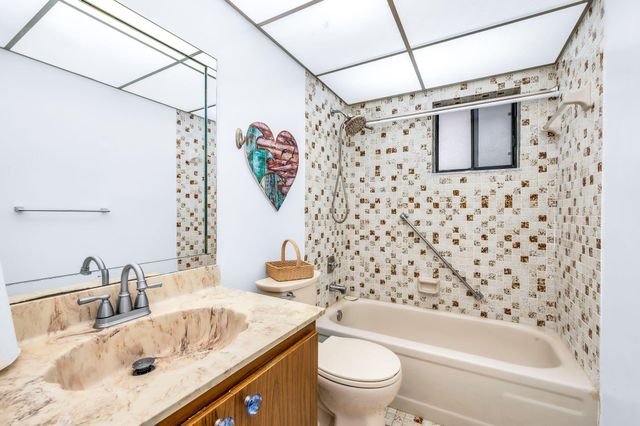 5220 Las Verdes Circle 108, Delray Beach, FL 33484