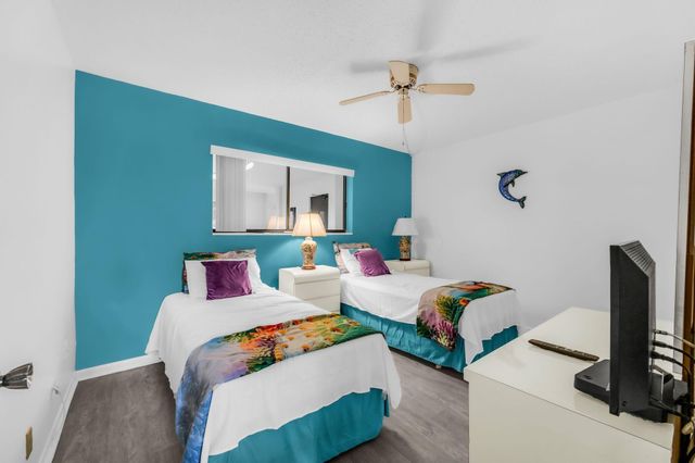 5220 Las Verdes Circle 108, Delray Beach, FL 33484
