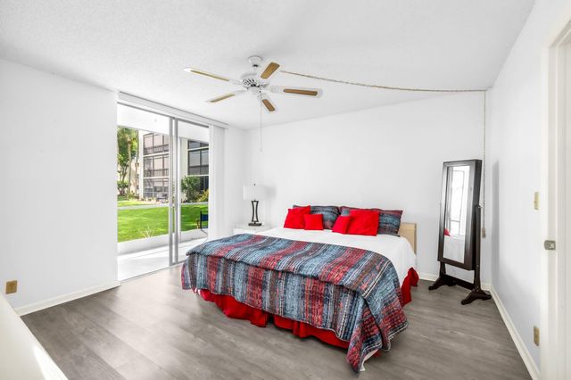 5220 Las Verdes Circle 108, Delray Beach, FL 33484