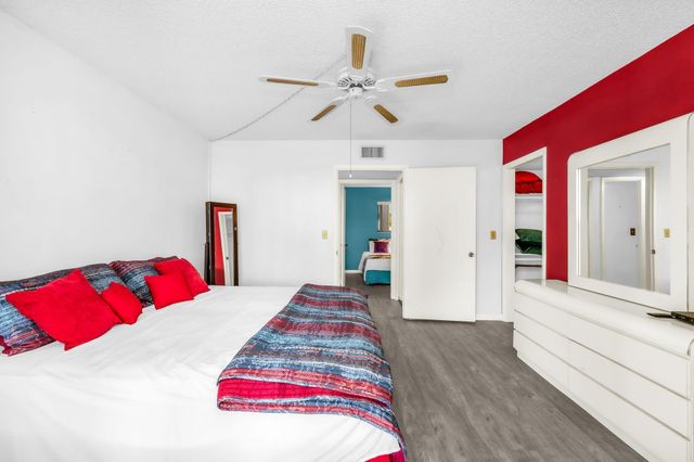 5220 Las Verdes Circle 108, Delray Beach, FL 33484