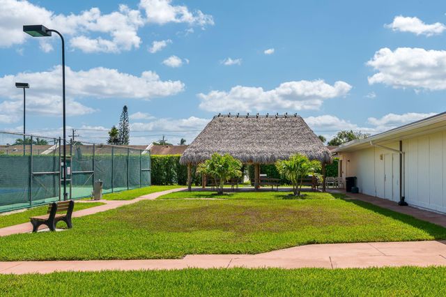 5220 Las Verdes Circle 108, Delray Beach, FL 33484