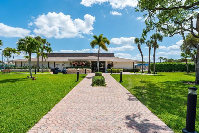 5220 Las Verdes Circle 108, Delray Beach, FL 33484