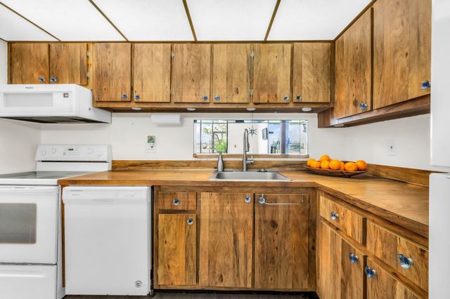 5220 Las Verdes Circle 108, Delray Beach, FL 33484