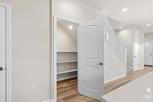 418 S Williams Street, Bakersfield, CA 93307