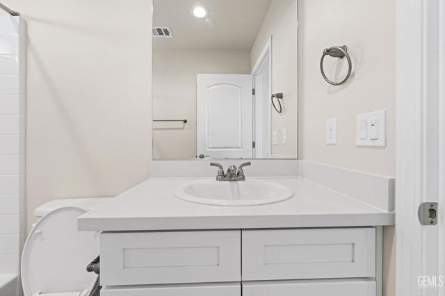 418 S Williams Street, Bakersfield, CA 93307
