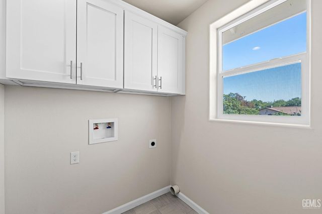 418 S Williams Street, Bakersfield, CA 93307
