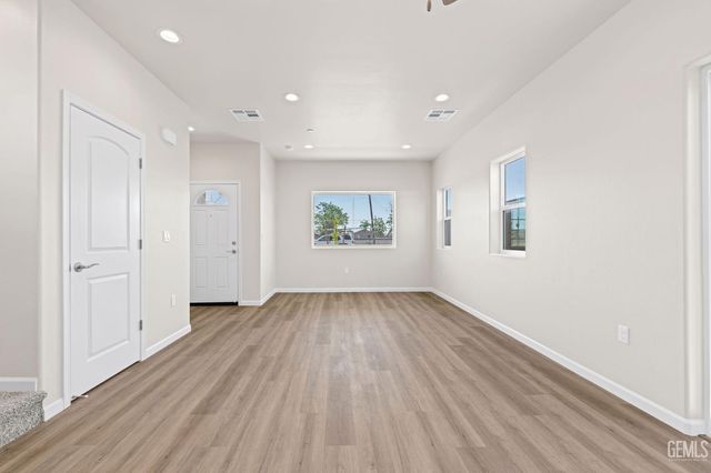 418 S Williams Street, Bakersfield, CA 93307