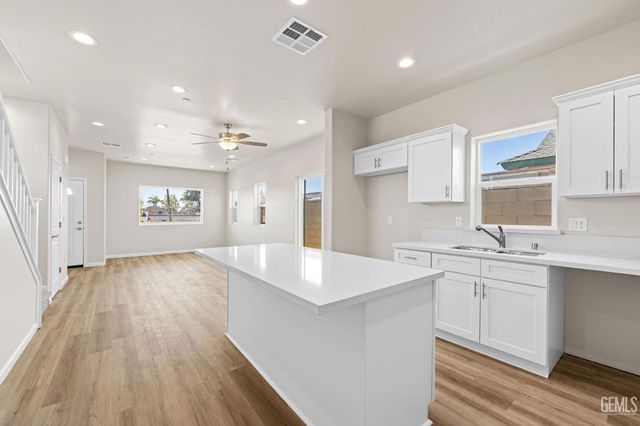 418 S Williams Street, Bakersfield, CA 93307