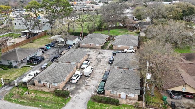 904 Ellena Road 16, Houston, TX 77076