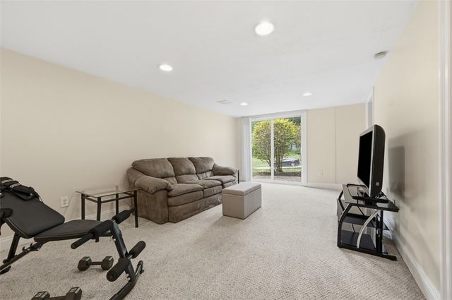 2322 Marbury Rd, Churchill Boro, PA 15221