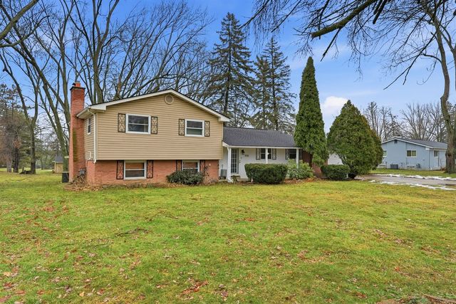 6382 Houghten Drive, Troy, MI 48098