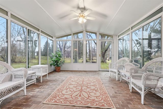 6382 Houghten Drive, Troy, MI 48098