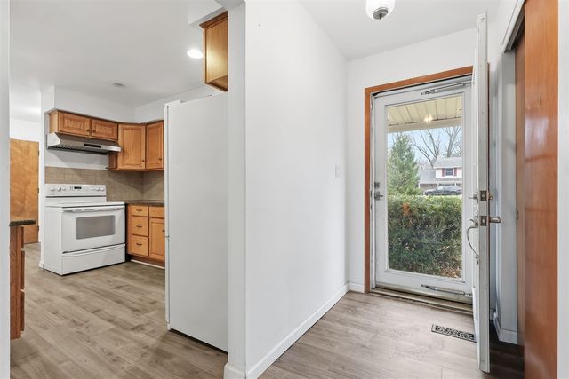 6382 Houghten Drive, Troy, MI 48098