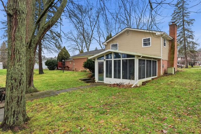 6382 Houghten Drive, Troy, MI 48098