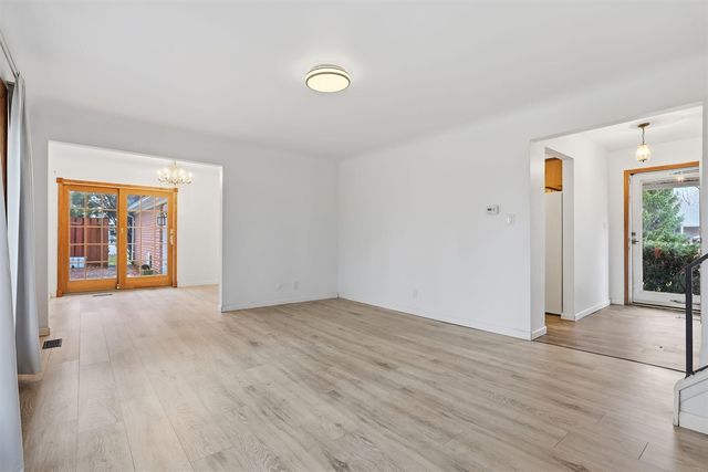 6382 Houghten Drive, Troy, MI 48098