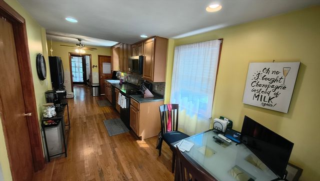 66 Edgemere Rd, Lynn, MA 01904