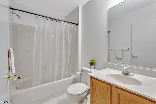 1407 Pinhorn Dr 1407, Bridgewater Twp., NJ 08807