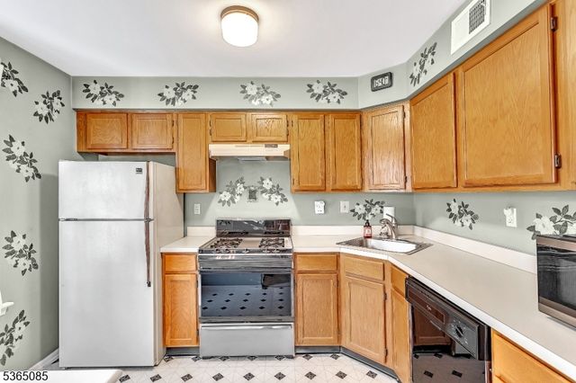 1407 Pinhorn Dr 1407, Bridgewater Twp., NJ 08807