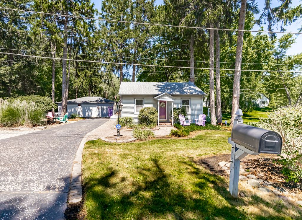1120 W Wood Street, Palatine, IL 60067