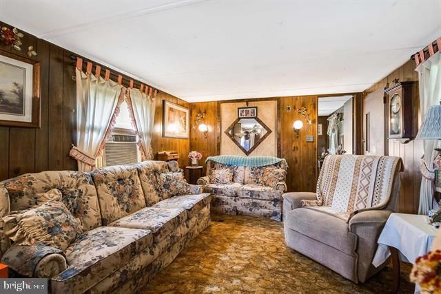 481 ELDON YATES DR, Stanley, VA 22851