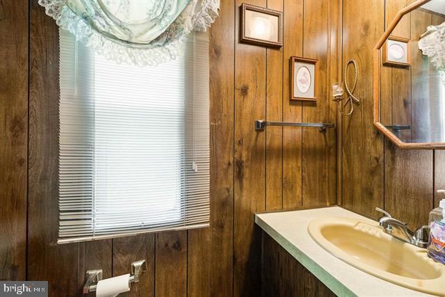 481 ELDON YATES DR, Stanley, VA 22851