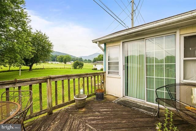 481 ELDON YATES DR, Stanley, VA 22851