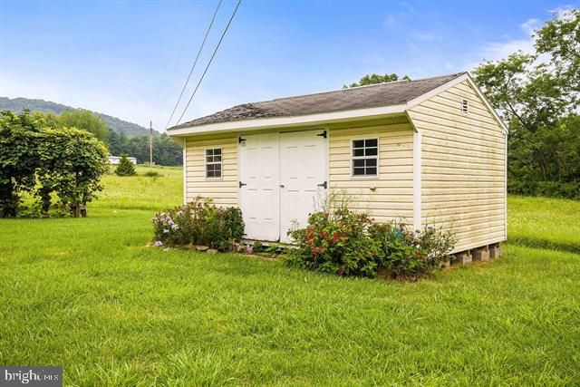 481 ELDON YATES DR, Stanley, VA 22851