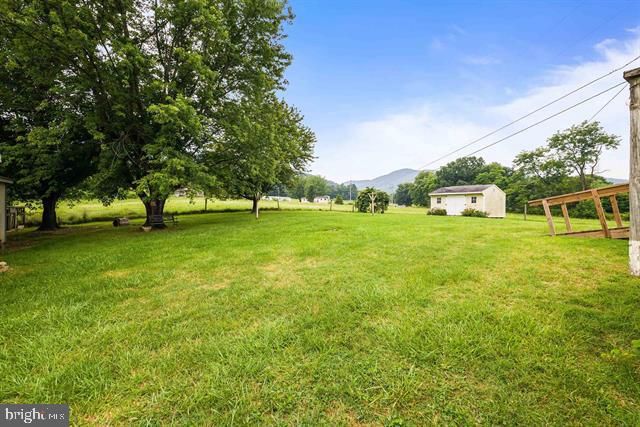 481 ELDON YATES DR, Stanley, VA 22851