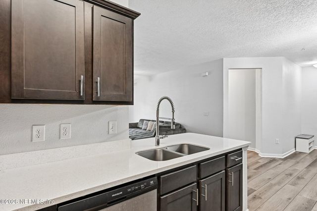 4959 KEY LIME Drive 206, Jacksonville, FL 32256