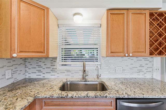 6522 112TH STREET, Seminole, FL 33772